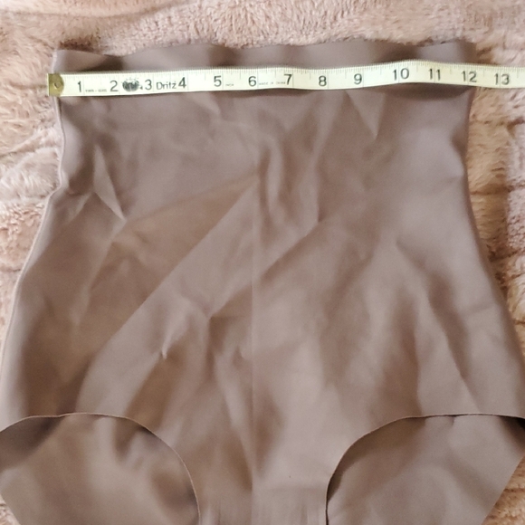 High-Waisted Shapewear Briefs in Taupe - Picture 3 of 5